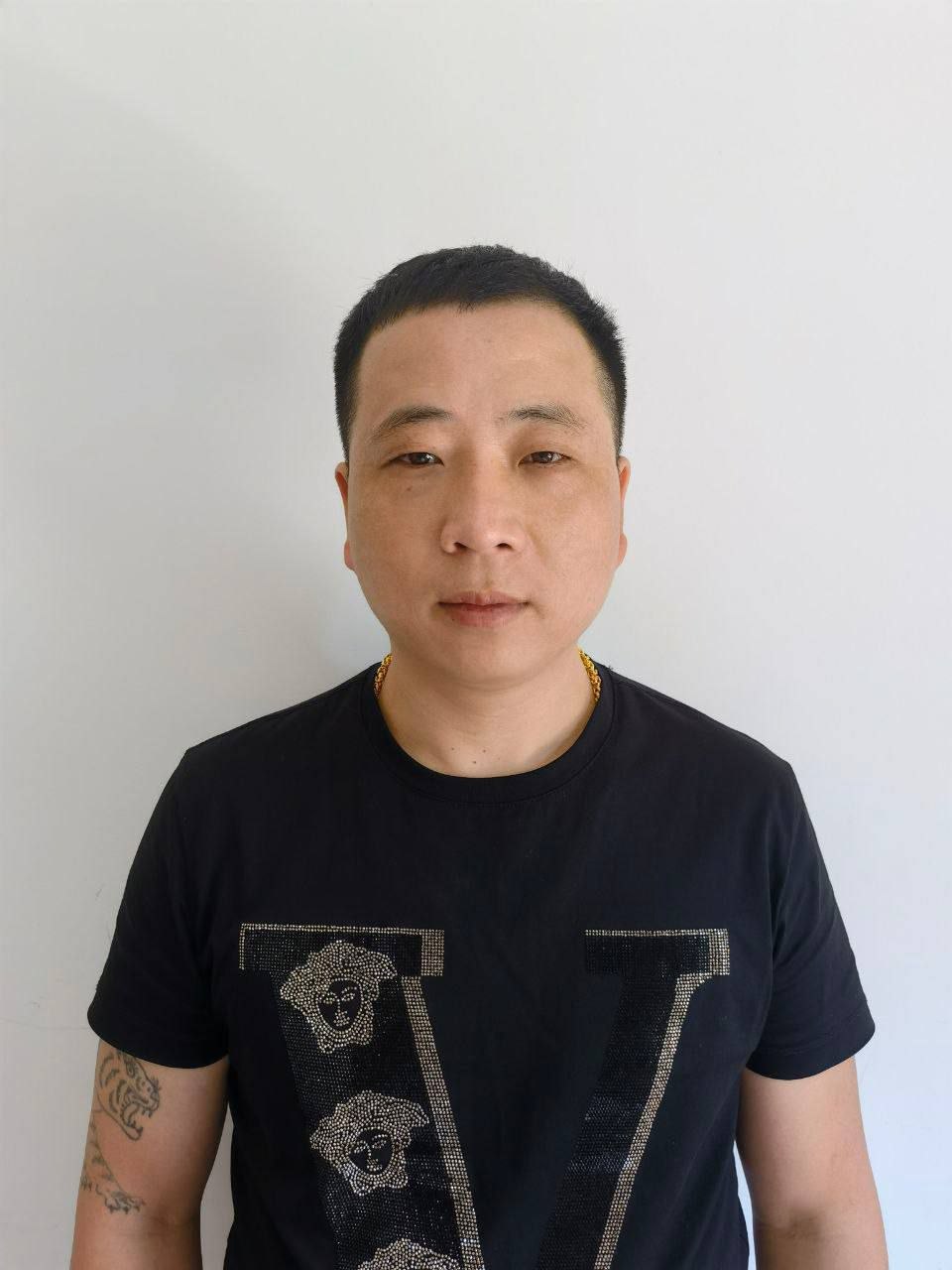 程墨琨 江西人 看到此人有重谢!在西港搞了一个支付通道(琨亿支付)天天梗蒙拐骗!现在跑到戈公和菩萨2个地方跑;注意⚠️注意⚠️此人专门从事诈骗老熟人 身上掏不出100块!满嘴都是谎话 吸毒成性