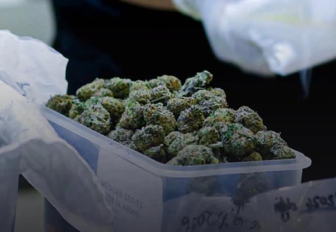 菲律宾新闻 泰国飞马尼拉刚落地就被查！菲旅客携1330万毒品入境被捕
