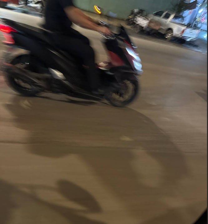 大晚上打嘟嘟车,把我拉到警察局去了