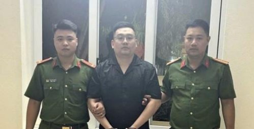越南新闻 刚现身就被锁定！中国籍逃犯在越南边境城市被捕